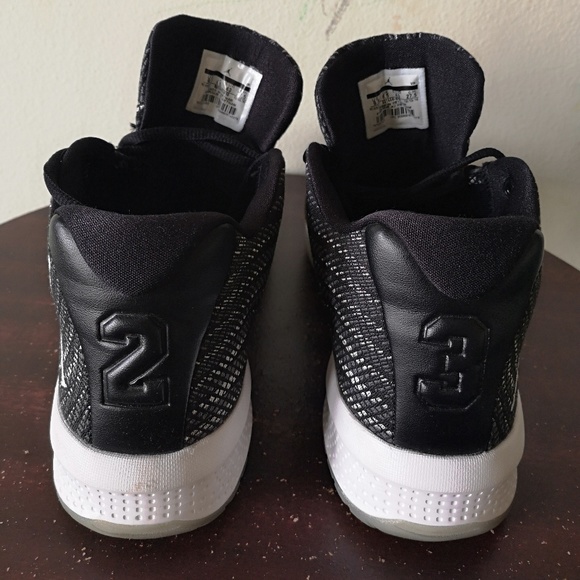 AIR JORDAN B.FLY - Picture 2 of 4